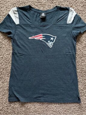 New England Patriots NFL Team Apparel V-Neck Tee XL